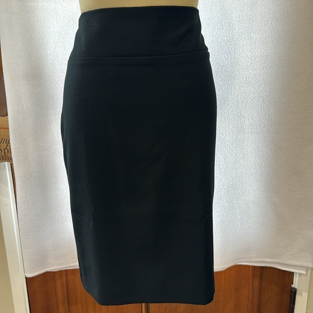 Alfani size 16 black lined knee length pencil skirt wide waistband back zip. EUC